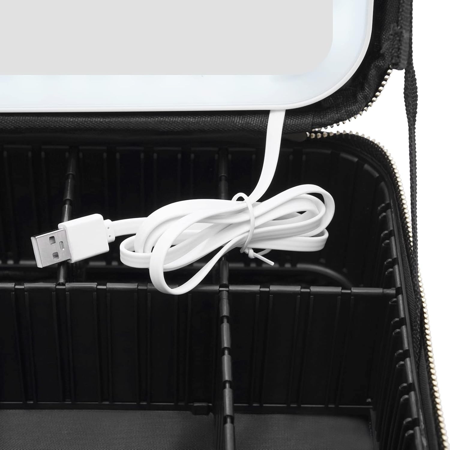 Kofer za šminku sa LED ogledalom i 3 para magnetnih trepavica